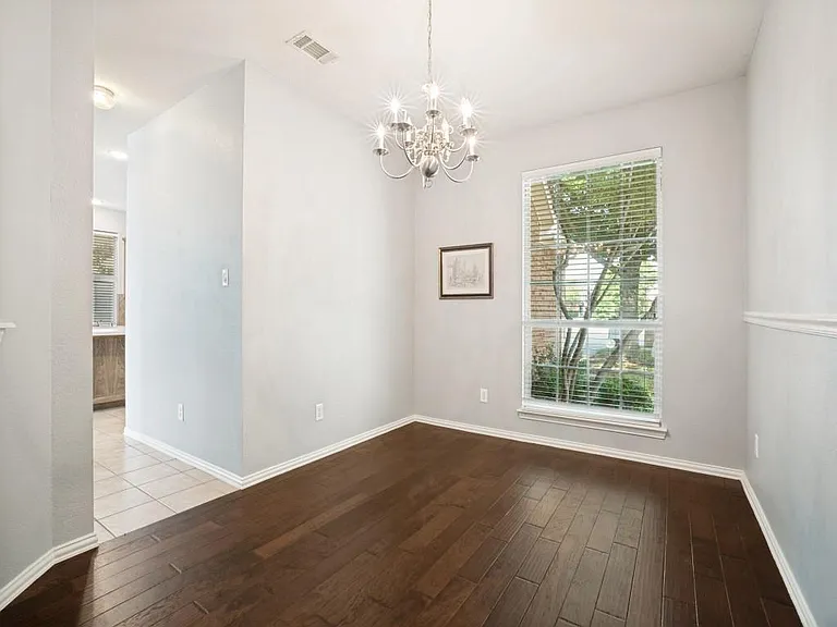 2737 Lynx Ln — Photo 4