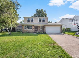 8222 Lake Crest Dr, Ypsilanti, MI 48197