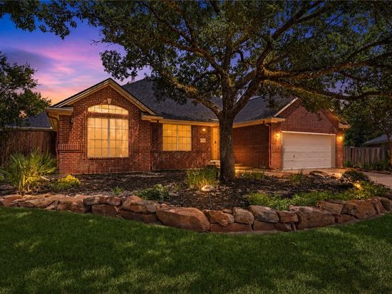 6204 London Cir, Bryan, TX 77802