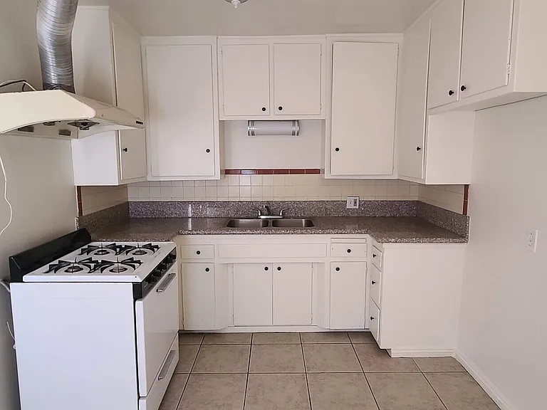 935 Edith Ave #A — Photo 6
