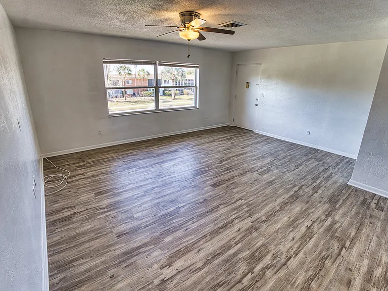 4545 Overlook Dr NE #C — Photo 11