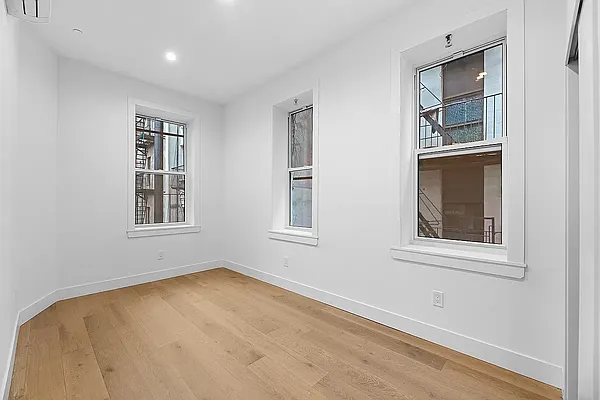 Rented by REAL New York | media 12