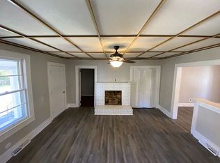 19 Geer St, Greer, SC 29650