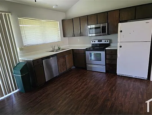 2711 Canary Cir — Photo 10