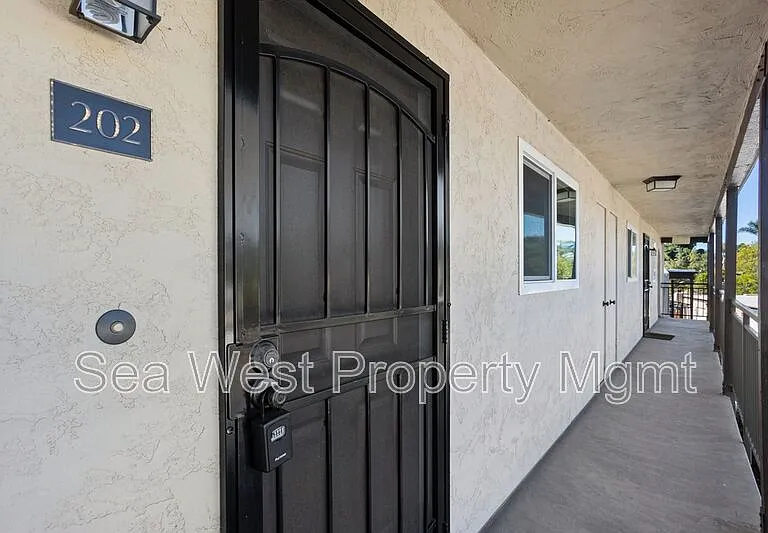 820 Encinitas Blvd #202 — Photo 3