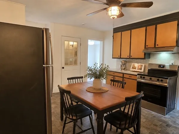 16 Central St #2, West Brookfield, MA 01585