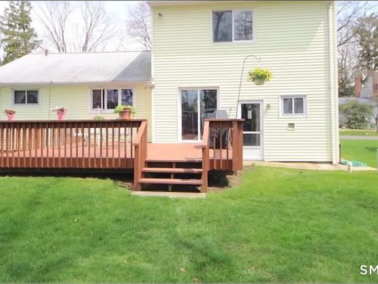 61 Kenilworth Dr W — Photo 18