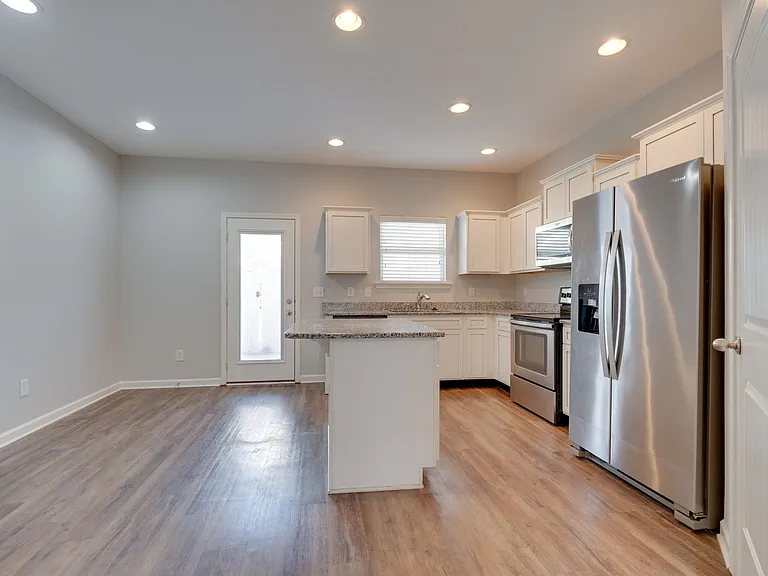 810 Staten Dr — Photo 7