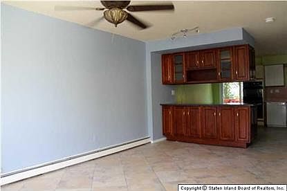 4th image of 44 Northport Ln
