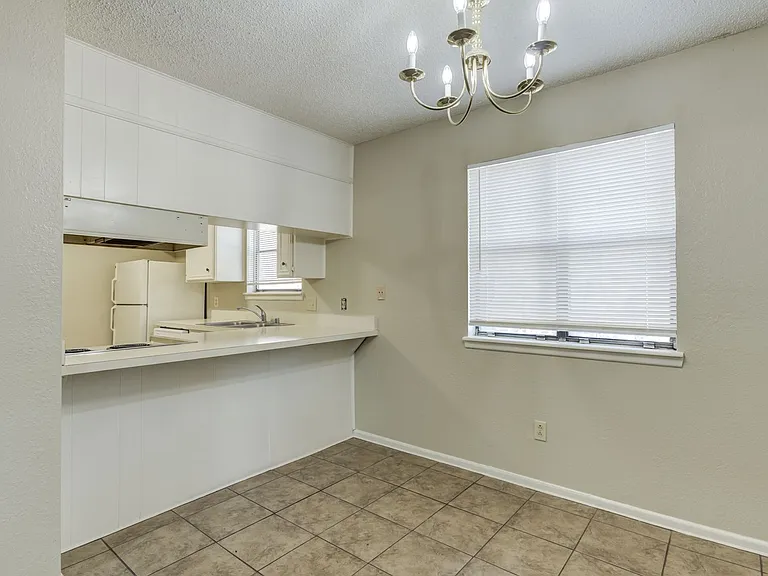 Albany Ridge Apartments Comfortable Living in West Lubbock — Photo 10