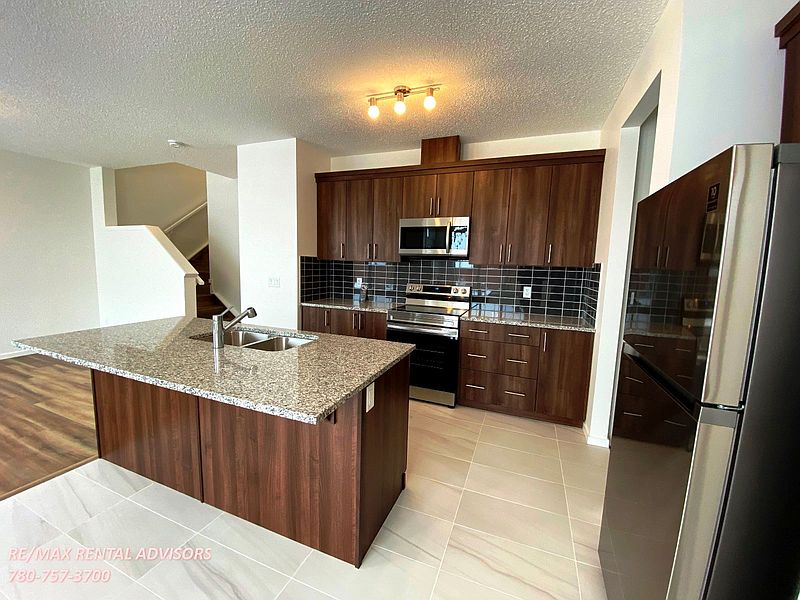 Edmonton House for rent - 3 Bedrooms — photo 2
