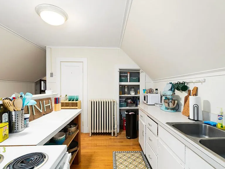 668 Middle St #3 — Photo 6