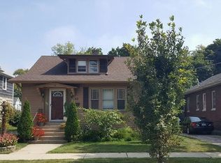 23 N Chapel St, Waukegan, IL 60085