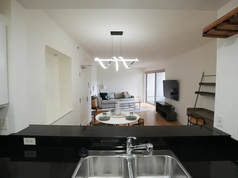 1655 Mission St #930 — Photo 11