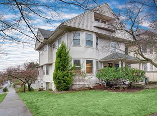 401 11th Ave E #A, Seattle, WA 98102
