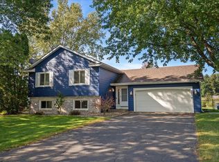 2678 Henslow Ave N, Oakdale, MN 55128