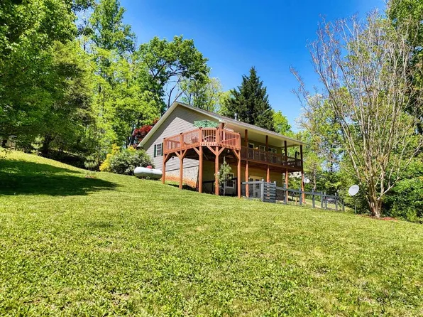 245 Anns Ln, Hayesville, NC 28904