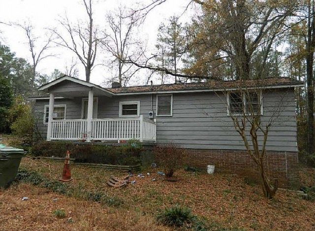 2nd image of 1405 Friendly Woods Rd