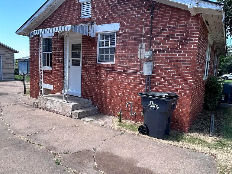 1004 W Wenonah Blvd — Photo 26