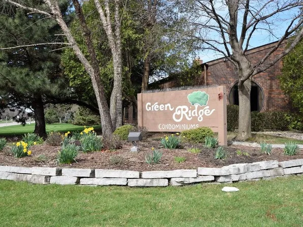 5736 Cambridge CIRCLE, Racine, WI 53406