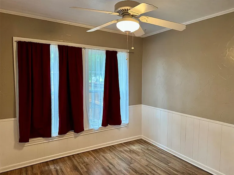1197 FM 697 — Photo 9