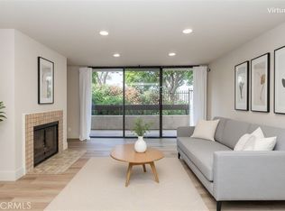 1900 Vine St APT 214, Los Angeles, CA 90068