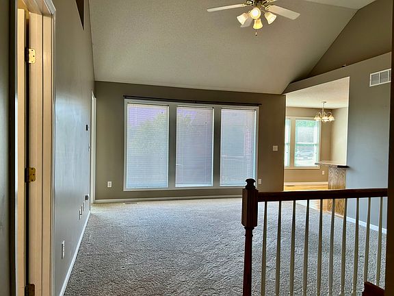 3rd image of 2901 Emerald Ct