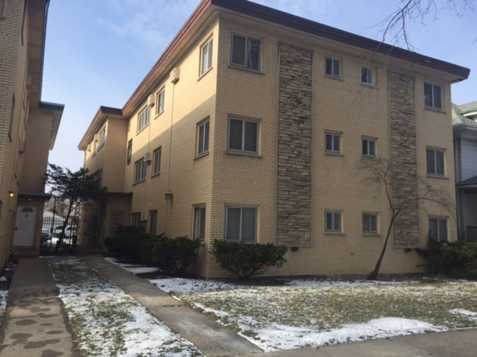 1st image of 828 N Austin Blvd #2NW