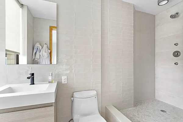 Rented by William Raveis Real Estate | media 8