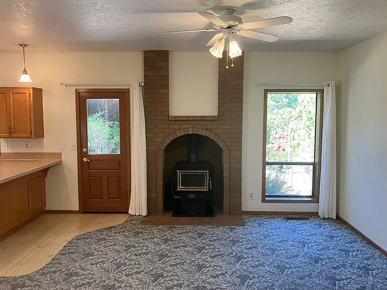 1325 Elser Dr SE — Photo 8