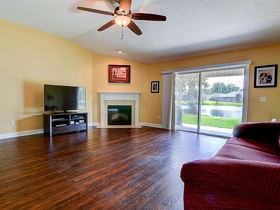 3rd image of 213 Clear Creek Ct