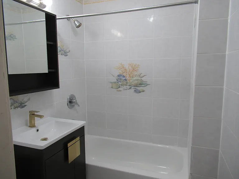 1647 Union St #4B — Photo 9