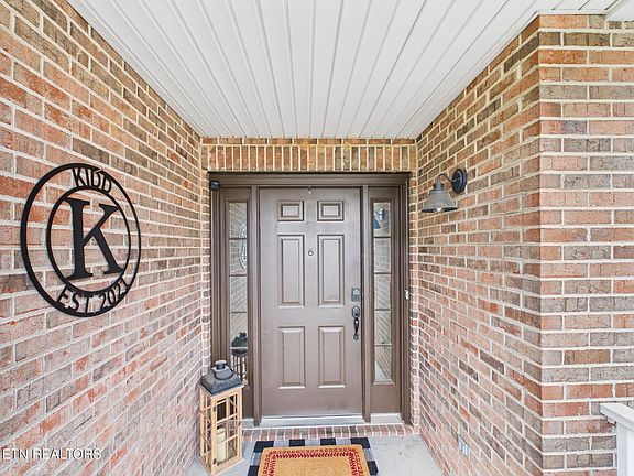 4th image of 2319 Conners Creek Cir