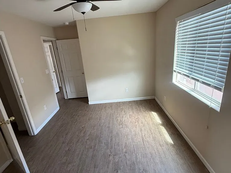 11425 Mondego Dr — Photo 34