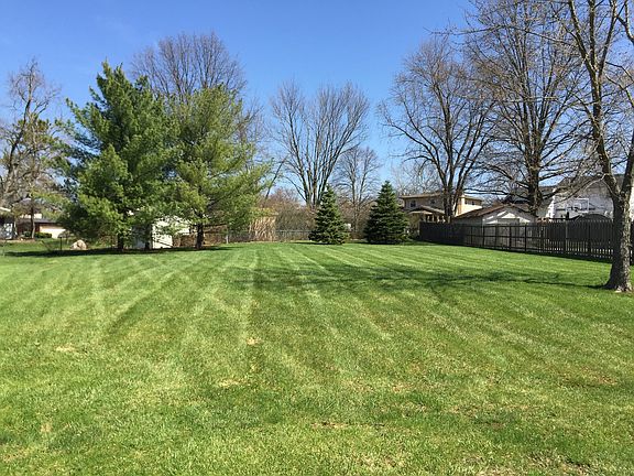 3rd image of 472 Langford Ct