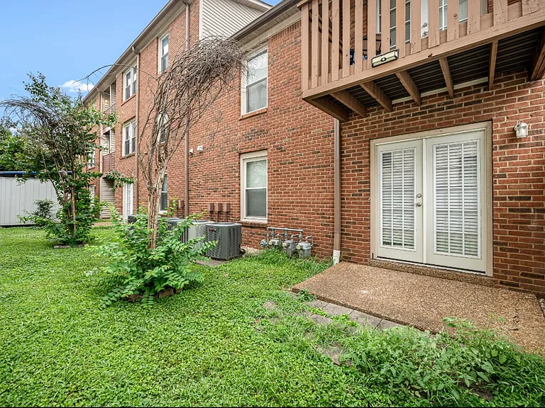 2118 Acklen Ave #107 — Photo 22
