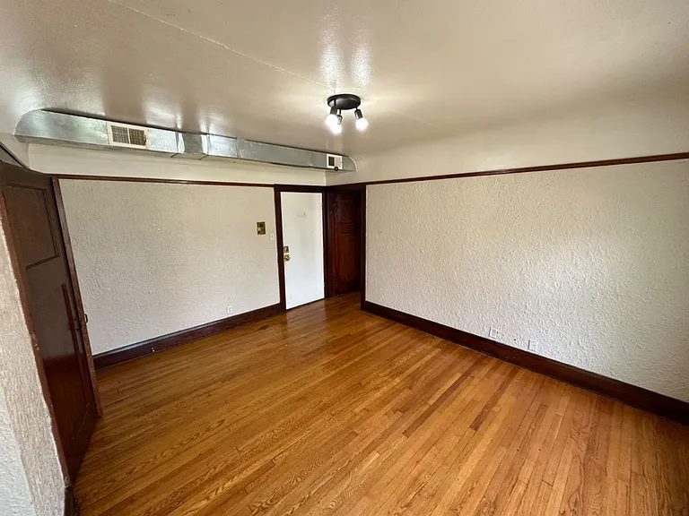 4720 N 37th St. (8 Unit) — Photo 6