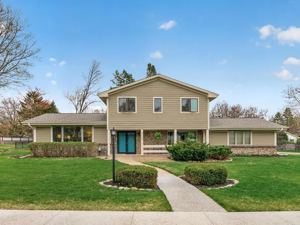 7133 Montrose Rd, Woodbury, MN 55125