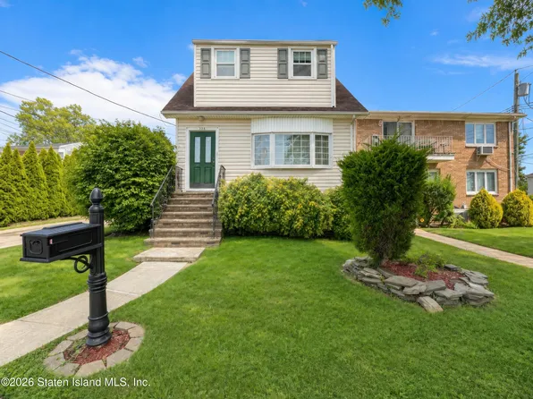738 Woodrow Rd, Staten Island, NY 10312