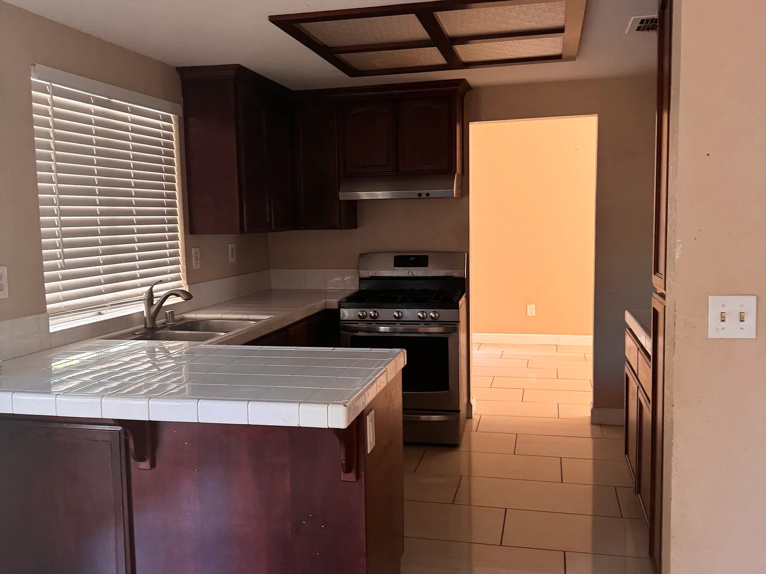 3 bed, 2.5 bath, 1512 sqft, $2,500 — Photo 2