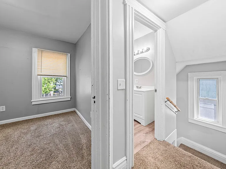 559 S Goodman St — Photo 18