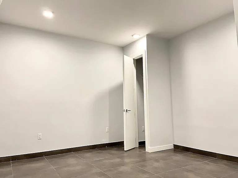 44 Stanhope St #1C — Photo 7
