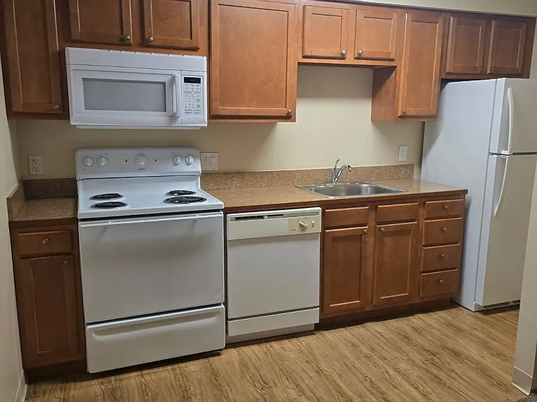 Latitude 44 Apartments — Photo 25