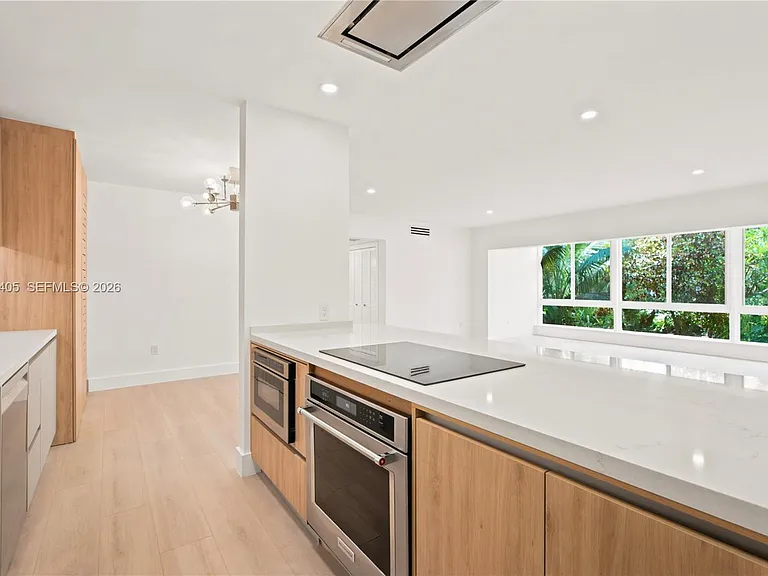 260 Sunrise Dr #E — Photo 6