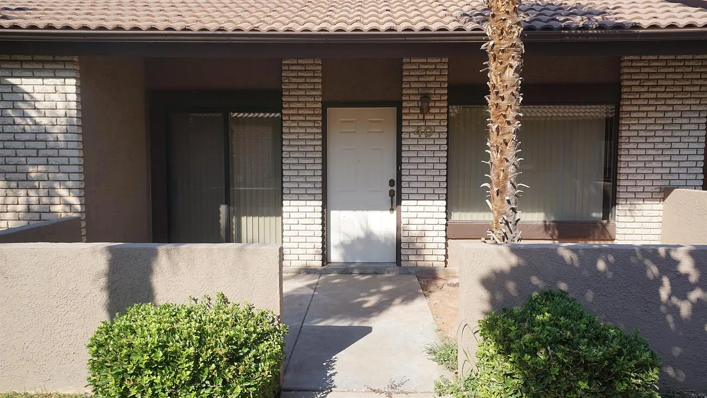 R021 — Photo 1