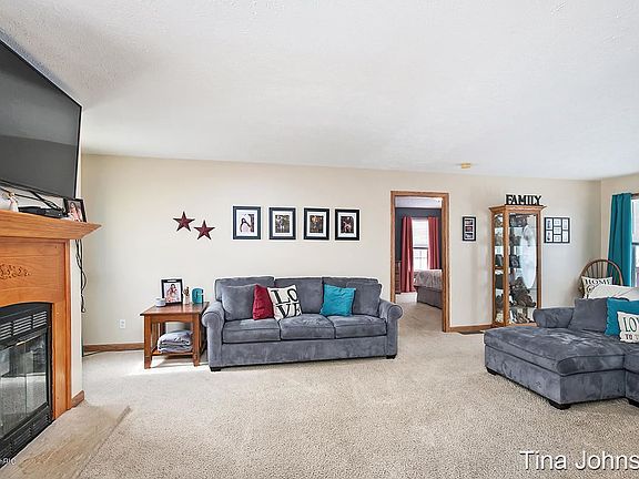 5th image of 9480 Fricke Dr NE