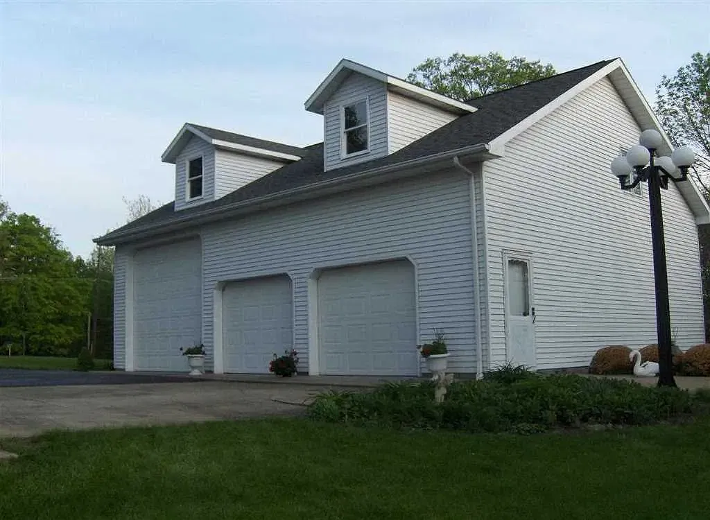 4 bed, 1856 sqft, $1,695 — Photo 4