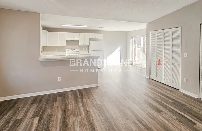 1013 E Eskimo Ave — Photo 7