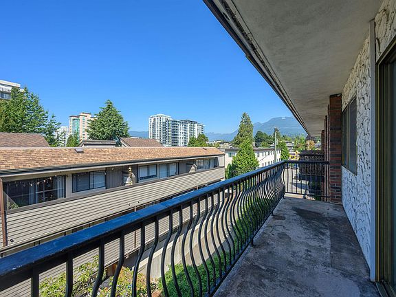 4th image of 214 E 15th St #302