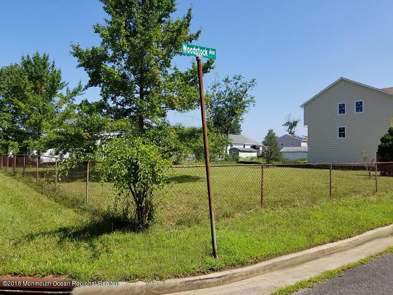 1st image of 1 Woodstock Ave